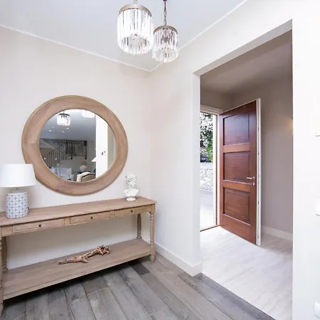 Sleeps 8 Pool Air Con فيلة *