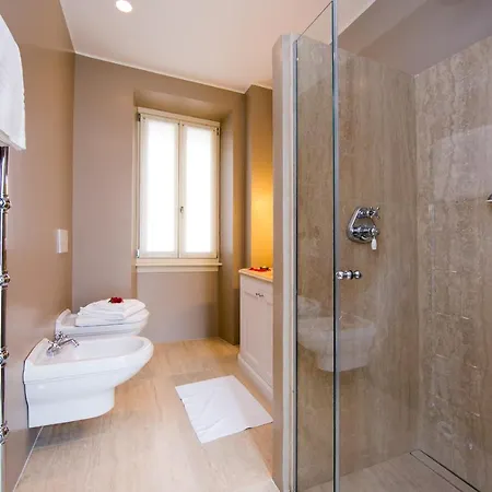 Sleeps 8 Pool Air Con